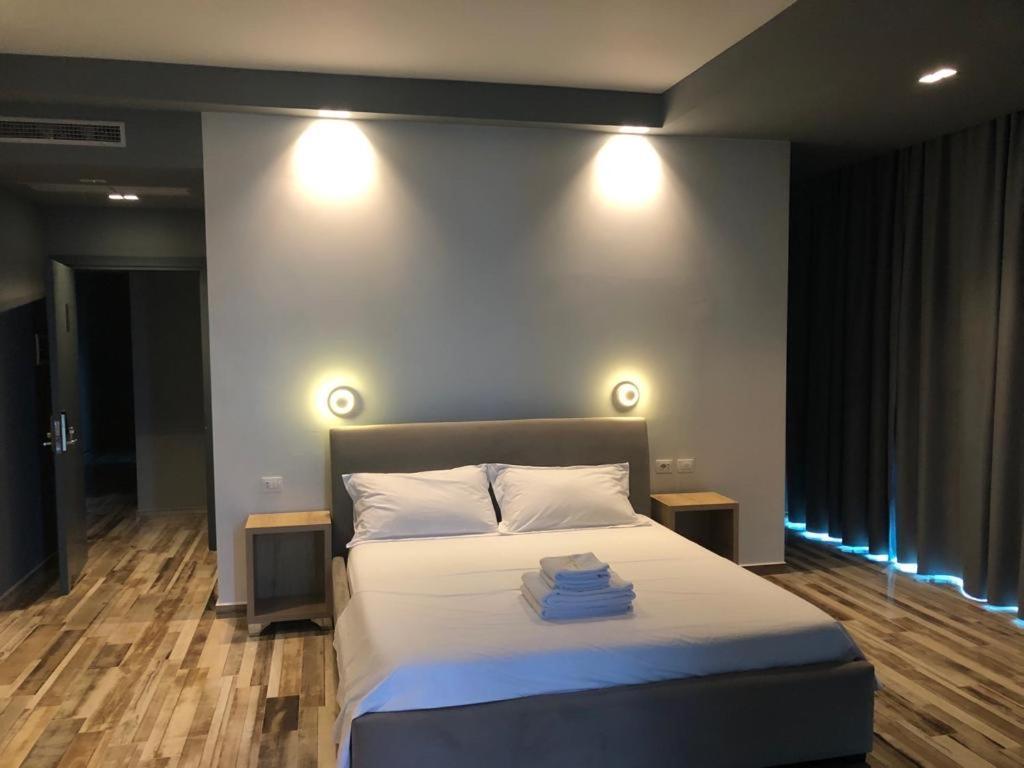 MonteCarlo Lungomare Vlorë Esterno foto